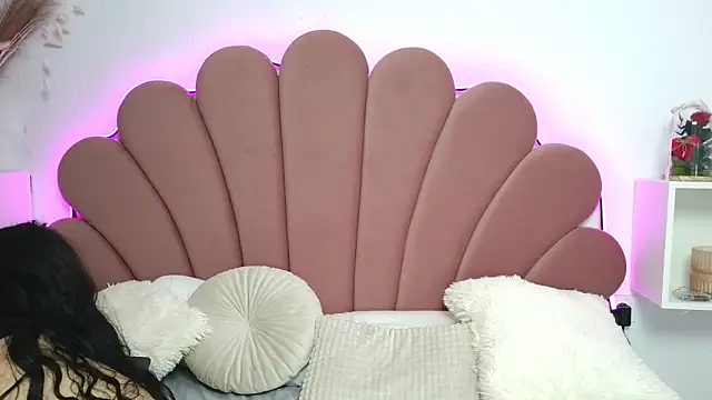 Snapshot of ScarlletRays chatting on March 2025 09:43:02 PM ScarlletRays online show from March 2025 09:43:02 PM