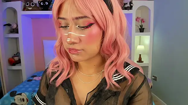 miss   megan online show from November 2025 06:08:01 PM