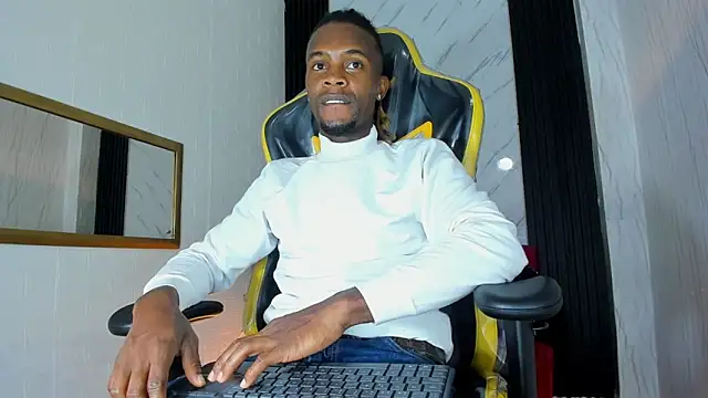 LooganX online show from February 2025 12:16:01 PM