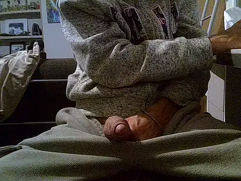 Snapshot of createur34 chatting on October 2025 08:05:02 PM createur34 online show from October 2025 08:05:02 PM