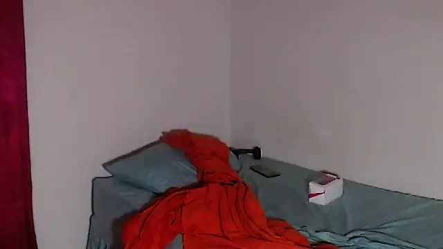 Snapshot of CurvyCutiexx94 chatting on November 2025 03:52:02 AM CurvyCutiexx94 online show from November 2025 03:52:02 AM