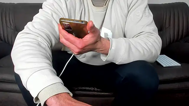 Snapshot of sexyhotmusclesforyou1 chatting on March 2025 03:32:02 AM sexyhotmusclesforyou1 online show from March 2025 03:32:02 AM