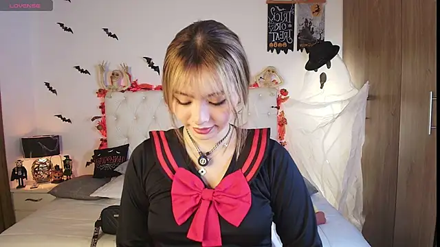 Snapshot of Julieta_priv chatting on October 2025 02:36:02 PM Julieta priv online show from October 2025 02:36:02 PM