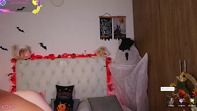 Snapshot of Julieta_priv chatting on October 2025 01:56:01 PM Julieta priv online show from October 2025 01:56:01 PM