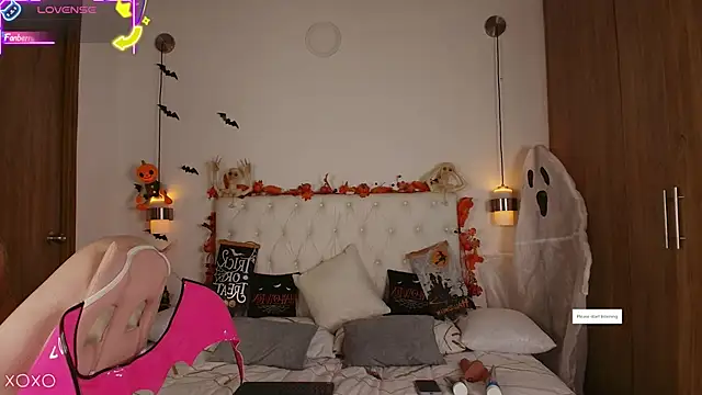 Snapshot of Julieta_priv chatting on October 2025 02:17:02 PM Julieta priv online show from October 2025 02:17:02 PM