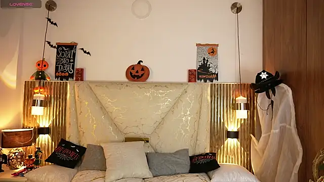 Snapshot of Julieta_priv chatting on October 2025 02:18:01 PM Julieta priv online show from October 2025 02:18:01 PM