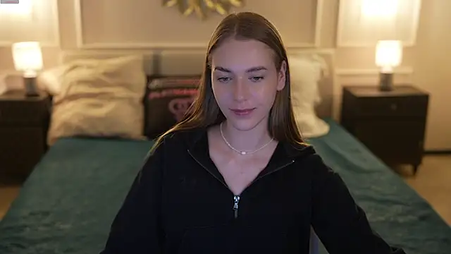 Snapshot of Layla_Sweet_ chatting on December 2025 05:17:01 PM Layla Sweet online show from December 2025 05:17:01 PM