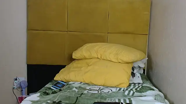 Snapshot of ChloeBab chatting on November 2025 12:31:02 AM ChloeBab online show from November 2025 12:31:02 AM