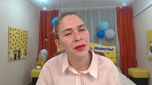 Snapshot of TessaDaybreak chatting on September 2025 06:29:02 AM TessaDaybreak online show from September 2025 06:29:02 AM