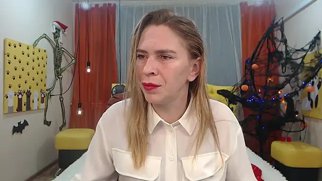 Snapshot of TessaDaybreak chatting on October 2025 06:56:02 AM TessaDaybreak online show from October 2025 06:56:02 AM