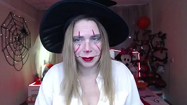 Snapshot of TessaDaybreak chatting on October 2025 08:26:01 AM TessaDaybreak online show from October 2025 08:26:01 AM