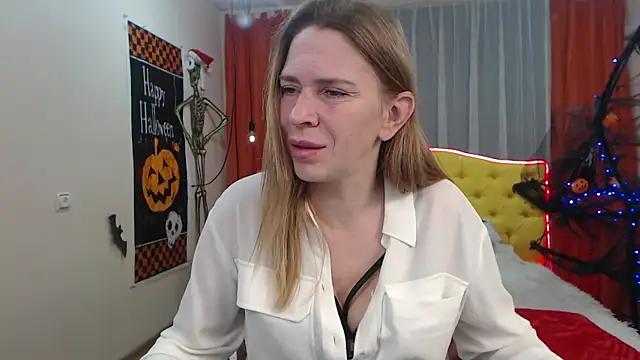 Snapshot of TessaDaybreak chatting on November 2025 08:49:01 AM TessaDaybreak online show from November 2025 08:49:01 AM