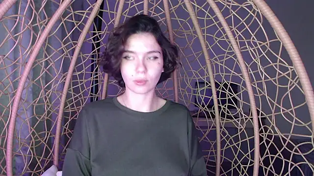 Snapshot of Anna-Sun chatting on October 2025 05:22:02 PM Anna-Sun online show from October 2025 05:22:02 PM