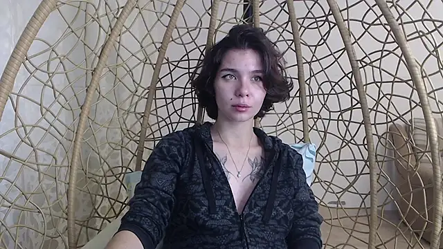 Snapshot of Anna-Sun chatting on October 2025 04:28:01 PM Anna-Sun online show from October 2025 04:28:01 PM