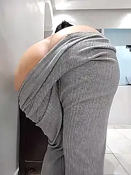 Snapshot of Dalou3a-69 chatting on October 2025 08:03:01 AM Dalou3a-69 online show from October 2025 08:03:01 AM