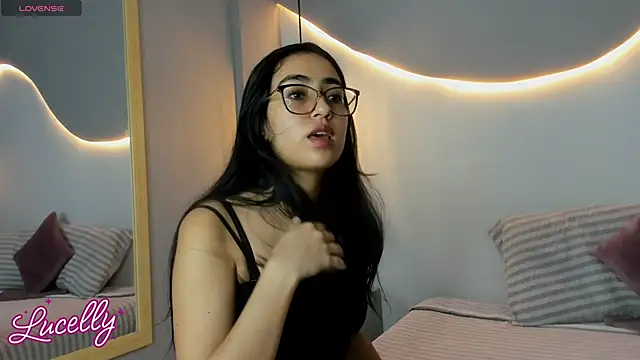 lucelly 15 online show from October 2025 11:33:02 AM