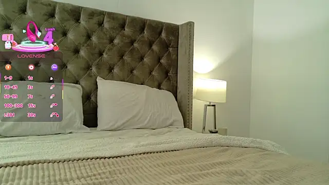 Snapshot of PauLaaCam chatting on October 2025 03:13:02 AM PauLaaCam online show from October 2025 03:13:02 AM