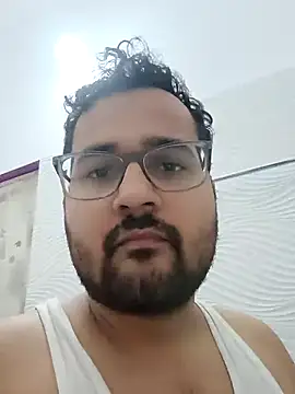 Snapshot of susthovai chatting on November 2025 12:16:02 PM susthovai online show from November 2025 12:16:02 PM