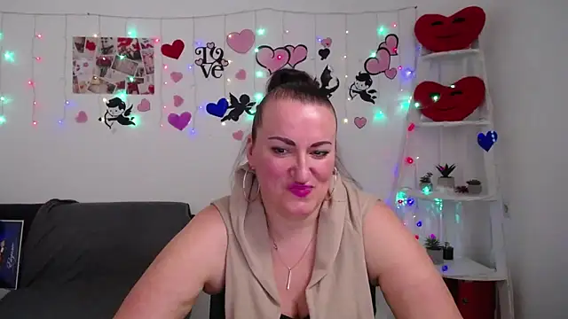 DianaMGG online show from March 2025 12:41:02 PM