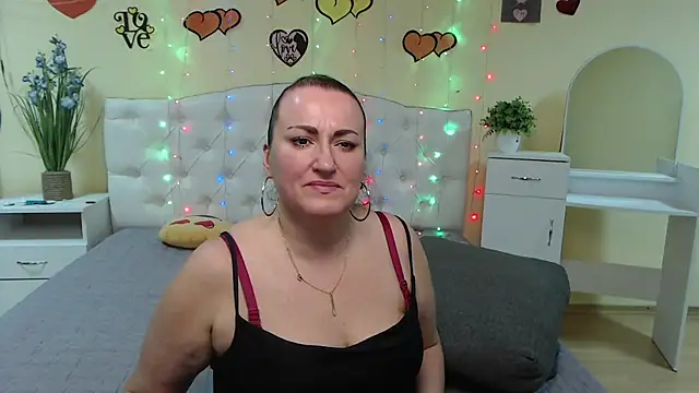 DianaMGG online show from March 2025 09:44:02 AM