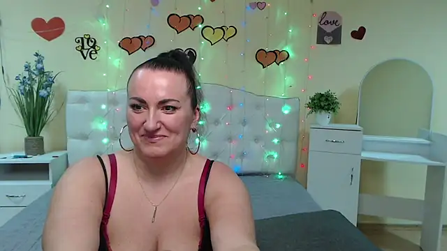 DianaMGG online show from March 2025 01:08:01 PM