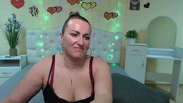 DianaMGG online show from March 2025 04:13:02 PM