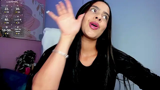 Bella walker  online show from October 2025 08:18:02 PM