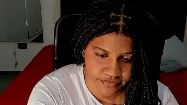 Snapshot of ZahraRose chatting on October 2025 07:58:02 PM ZahraRose online show from October 2025 07:58:02 PM