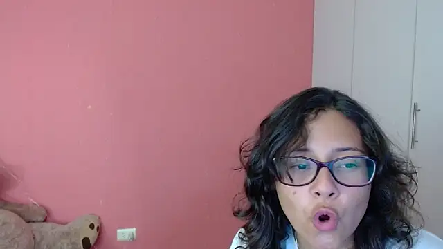 Snapshot of morahaze chatting on January 2025 01:24:01 AM morahaze online show from January 2025 01:24:01 AM