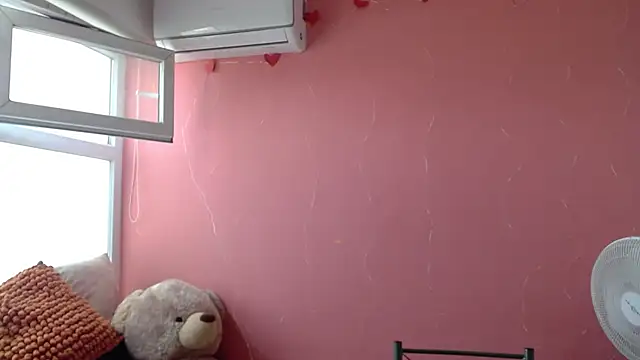 Snapshot of morahaze chatting on February 2025 05:27:01 PM morahaze online show from February 2025 05:27:01 PM