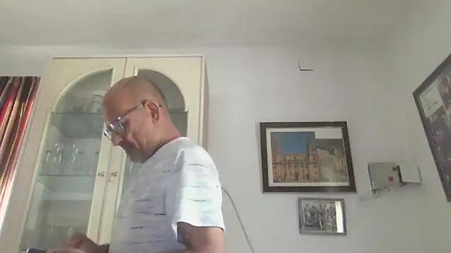 llopaco online show from October 2025 11:30:02 AM