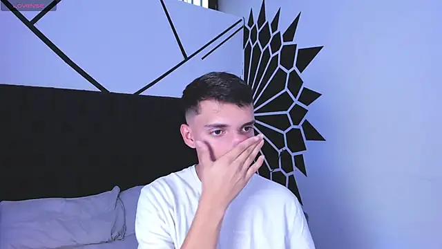 JacobRoberts1 online show from September 2025 08:12:02 PM