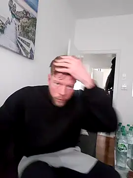 xXCR07xX online show from February 2025 02:33:02 PM