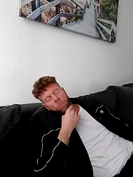 xXCR07xX online show from February 2025 08:39:01 AM