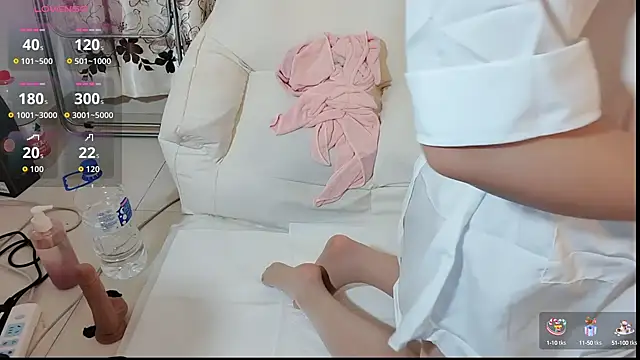 xiaoxiaoyu- online show from September 2025 05:18:01 PM