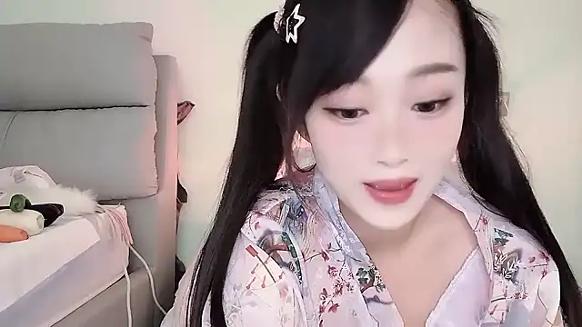 yueyue2003 online show from March 2025 02:32:02 PM
