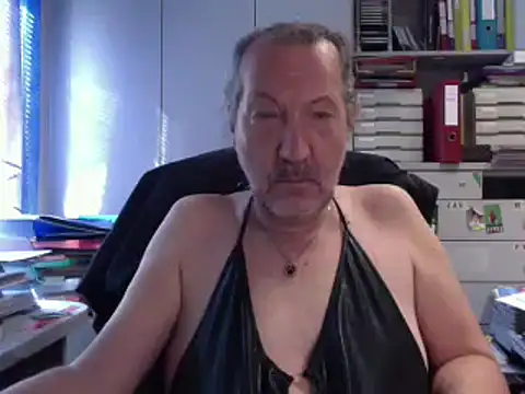 HMStraps01 online show from September 2025 07:41:01 AM