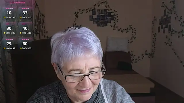 Sandra Snowflake online show from October 2025 02:12:01 PM