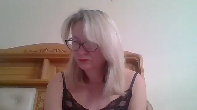 Snapshot of Mary888x chatting on February 2025 06:58:02 AM Mary888x online show from February 2025 06:58:02 AM