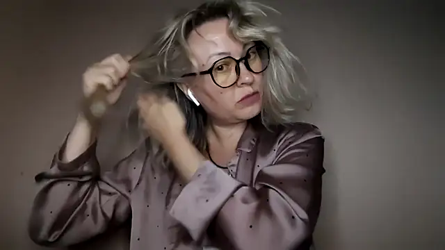 Snapshot of Mary888x chatting on September 2025 05:17:01 PM Mary888x online show from September 2025 05:17:01 PM