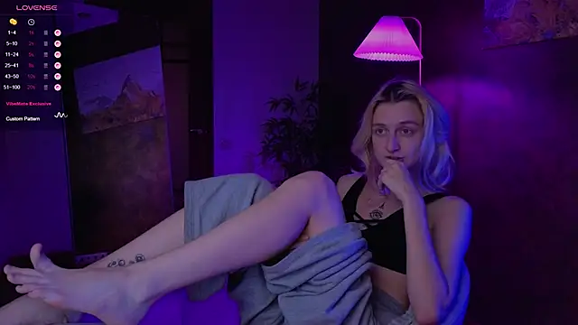 aishiro online show from October 2025 09:15:01 AM