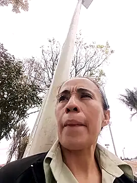 Snapshot of Coeur_de_luxure chatting on September 2025 05:51:02 PM Coeur de luxure online show from September 2025 05:51:02 PM