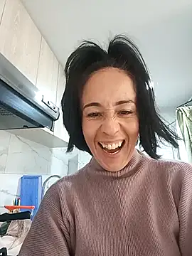 Snapshot of Coeur_de_luxure chatting on October 2025 04:51:01 PM Coeur de luxure online show from October 2025 04:51:01 PM