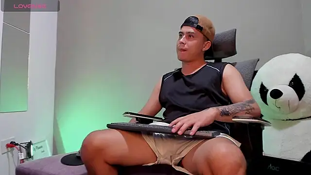 Snapshot of mattiwsmorris_ chatting on October 2025 07:49:02 AM mattiwsmorris online show from October 2025 07:49:02 AM