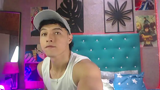 LiamAndrewzz online show from September 2025 04:19:02 PM