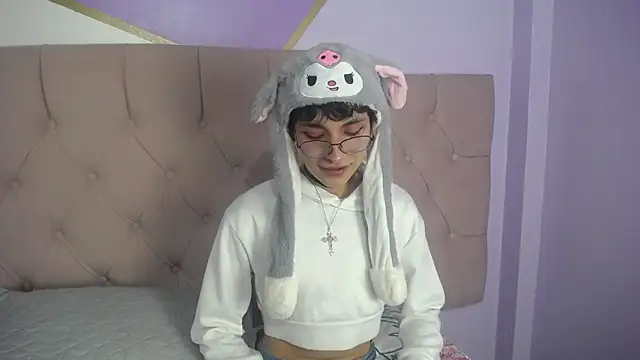 Damiian21  online show from March 2025 01:46:01 PM