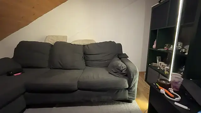 Bloody Diamond online show from October 2025 08:26:01 PM