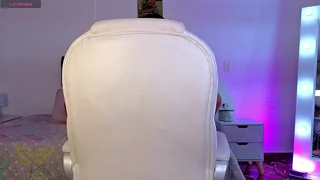 camille1310 online show from October 2025 09:23:01 PM