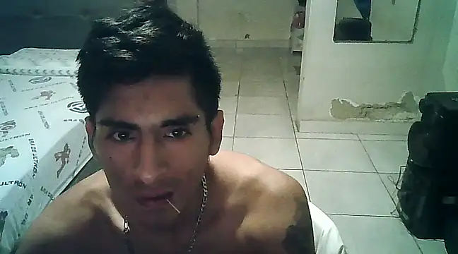 Snapshot of LeonRoots chatting on February 2025 12:43:01 AM LeonRoots online show from February 2025 12:43:01 AM