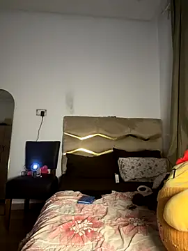 Snapshot of Roroo002 chatting on September 2025 12:44:02 AM Roroo002 online show from September 2025 12:44:02 AM